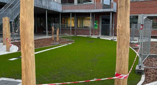 Aanleg Speelplaats School Oeselgem